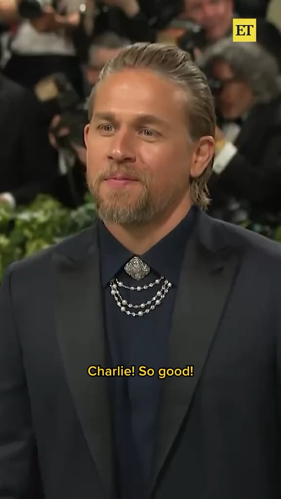 Charlie Hunnam at the Met Gala🤩 INBELLA