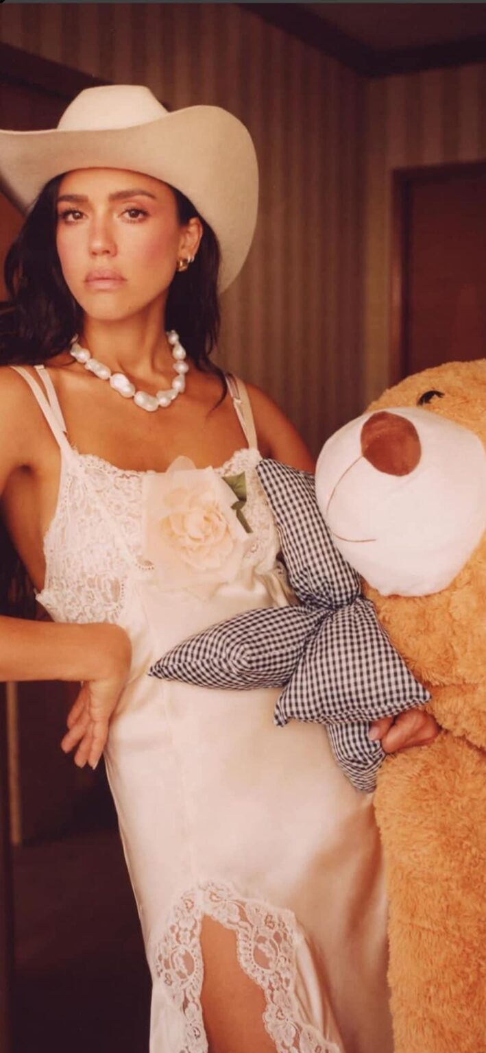 Jessica Alba with her teddy bear