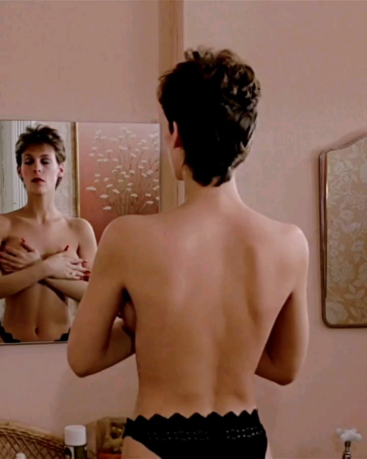 Jamie Lee Curtis (25) in Trading Places (1983)