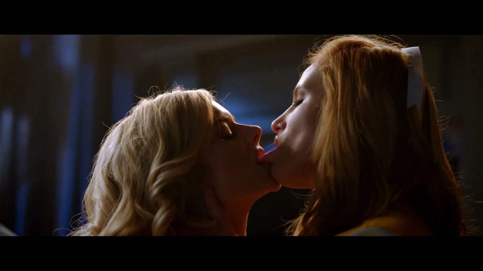 Samara Weaving and Bella Thorne