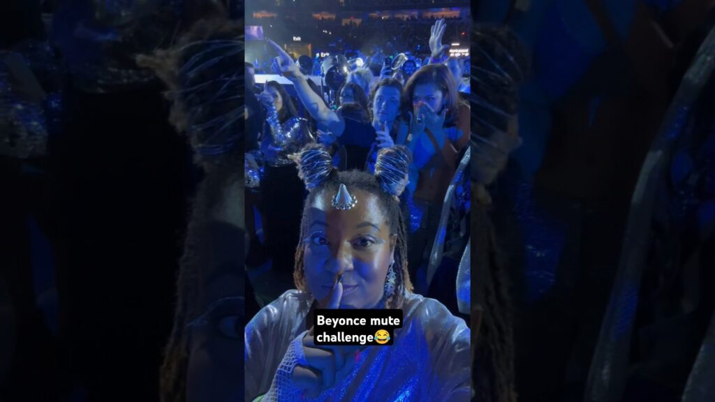 Tom & Zendaya were behind her🤨