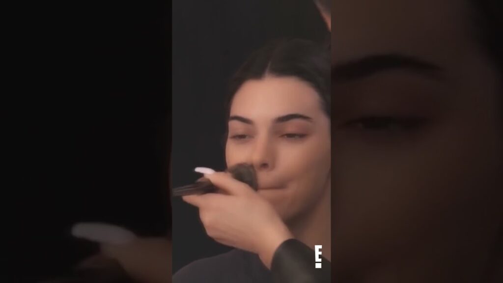 #KendallJenner is glad that #KylieJenner used to lie to her about her acne 🤣#kuwtk #shorts #sisters