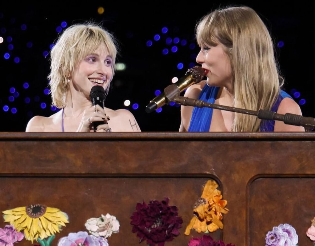 Paramore (Hayley Williams) & Taylor Swift on tour together