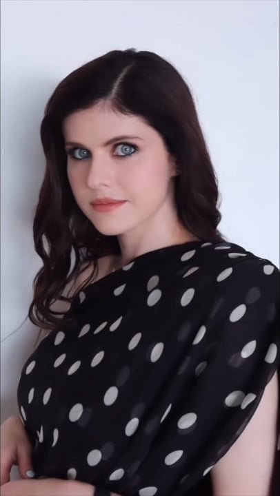 Alexandra Daddario (IG)