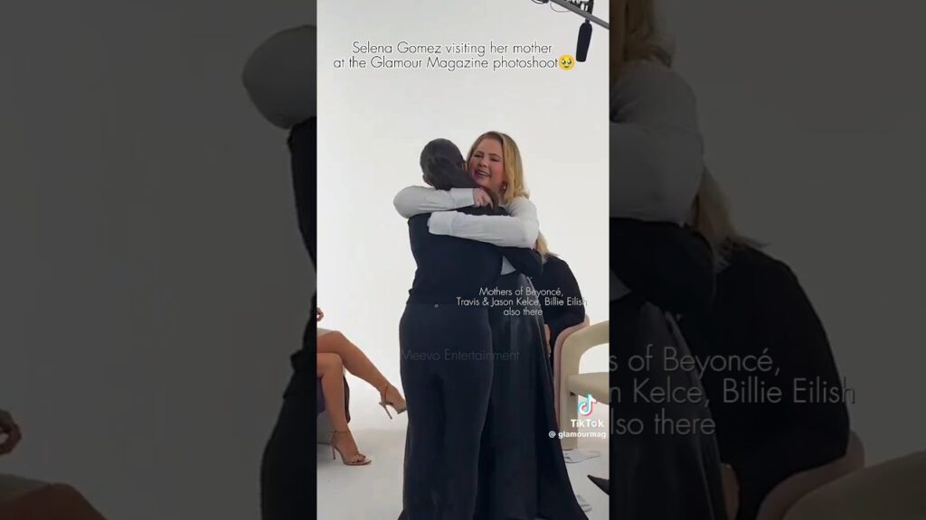 Selena Gomez surprised her mom Mandy Teefey during set🥹#selenagomez #shorts #selenagomezmom #fyp Selena Gomez surprised her mom Mandy Teefey during set🥹#selenagomez #shorts #selenagomezmom #fyp