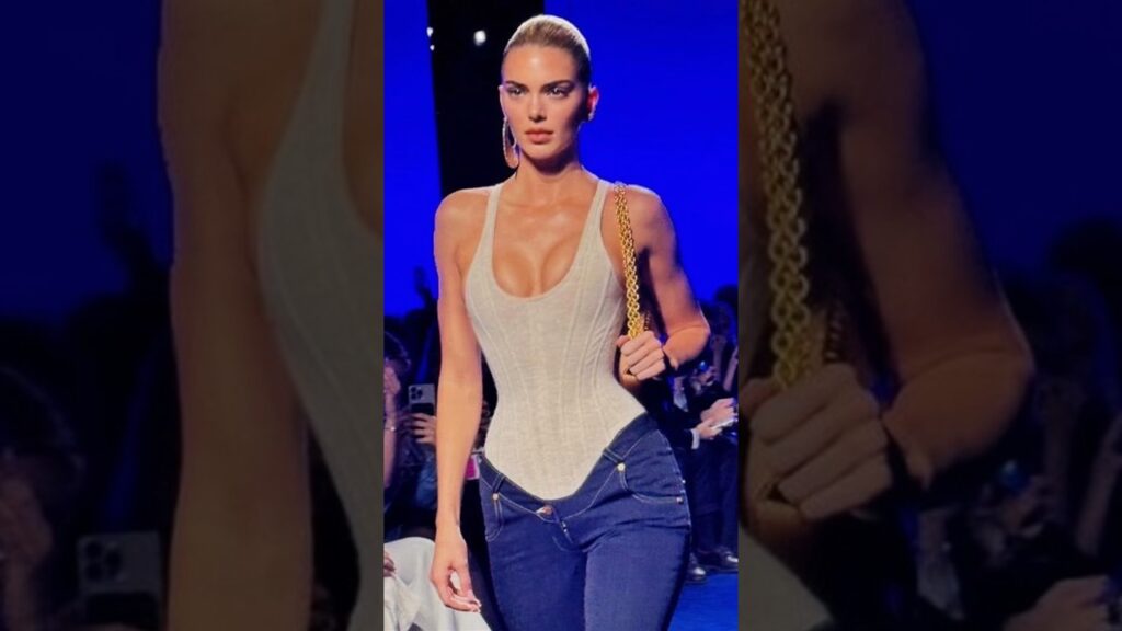 Kendall Jenner Unique Jean Look @ Schiaparelli PFW24 Show #kendalljenner #fashionpolice #pfw #paris Kendall Jenner Unique Jean Look @ Schiaparelli PFW24 Show #kendalljenner #fashionpolice #pfw #paris