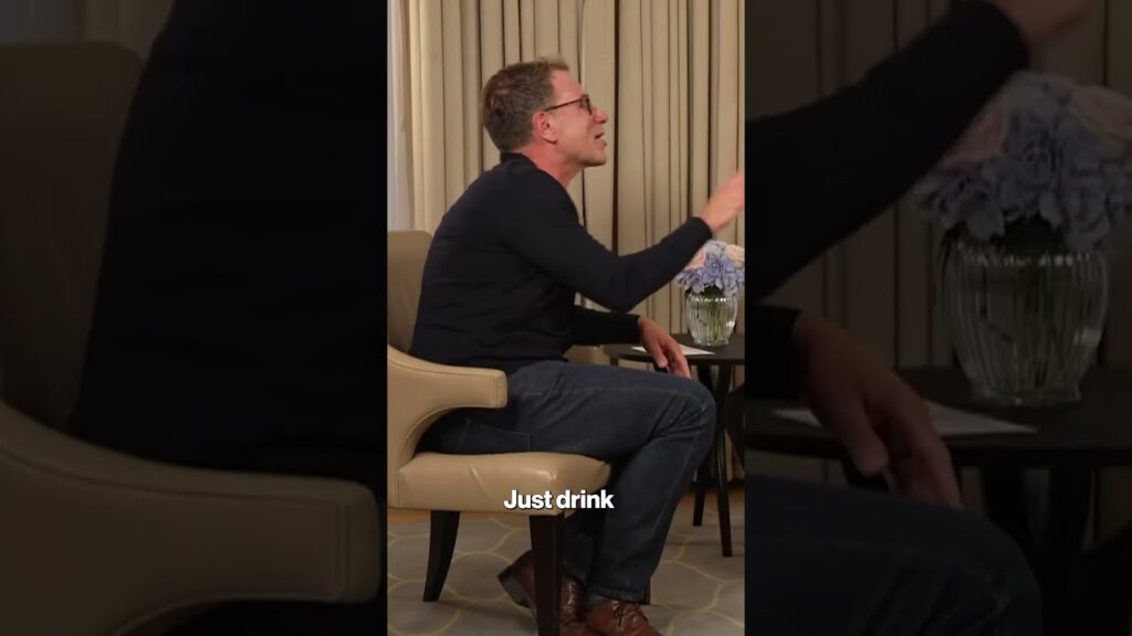 Lady Gaga spits out water after Joaquin Phoenix makes a ‘Joker’ of himself #shorts