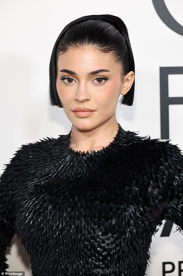 She opted for no accessories to let her dress do the talking