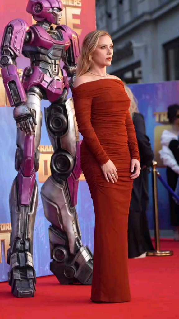 Scarlett Johansson at Transformers one premiere