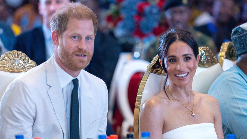 Prince Harry and Meghan share rare photo of their children on Christmas card Prince Harry and Meghan share rare photo of their children on Christmas card