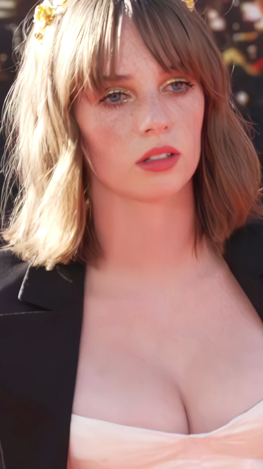 Maya Hawke | "Once Upon a Time in Hollywood" Premiere , Hollywood, California | July 22, 2019
