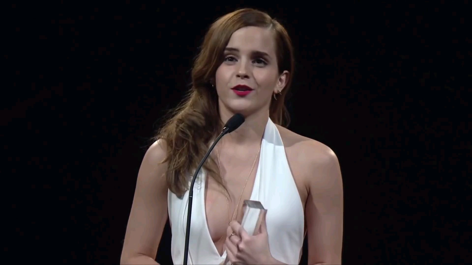 Emma Watson speaking at the British Fashion Awards 12/2014