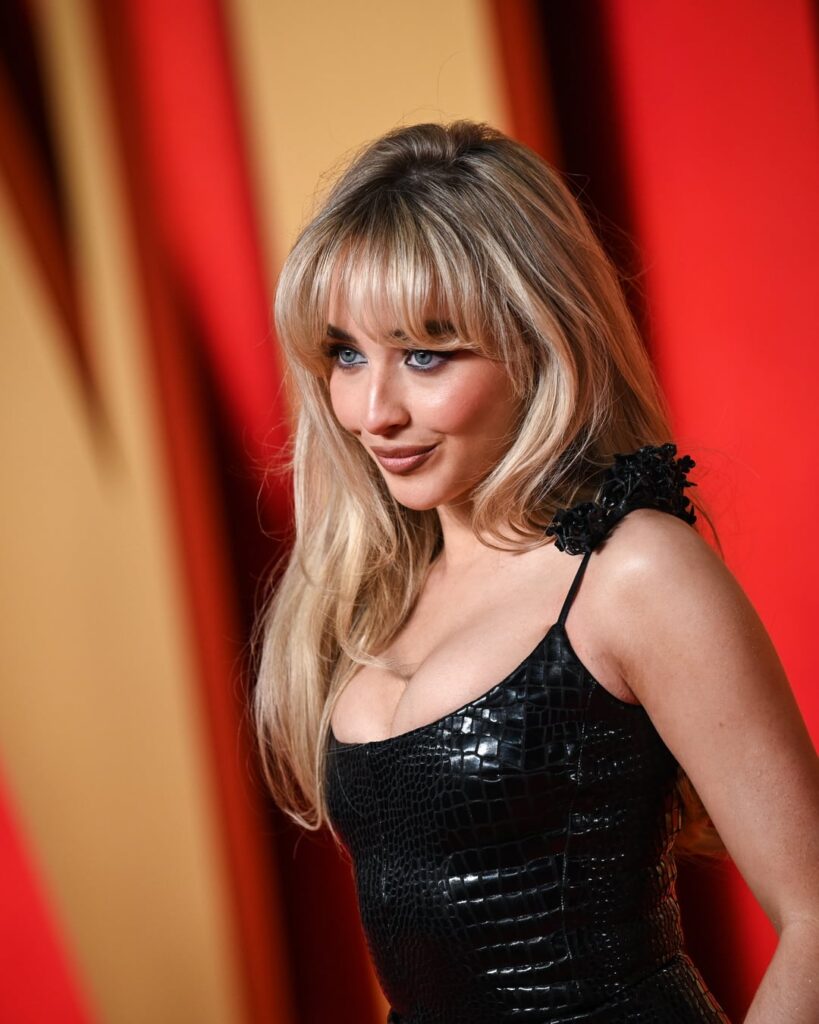 Sabrina Carpenter at the Vanity Fair Oscar Party in Los Angeles (03/10/2024)