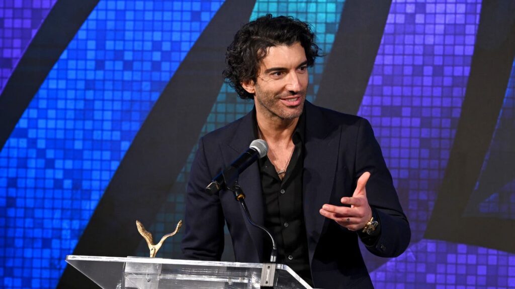 Justin Baldoni website shows texts with Blake Lively, Ryan Reynolds