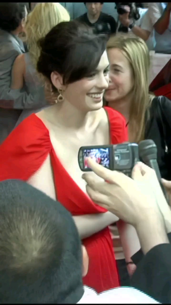 Anne Hathaway | "The Devil wears Prada" New York premiere _2006