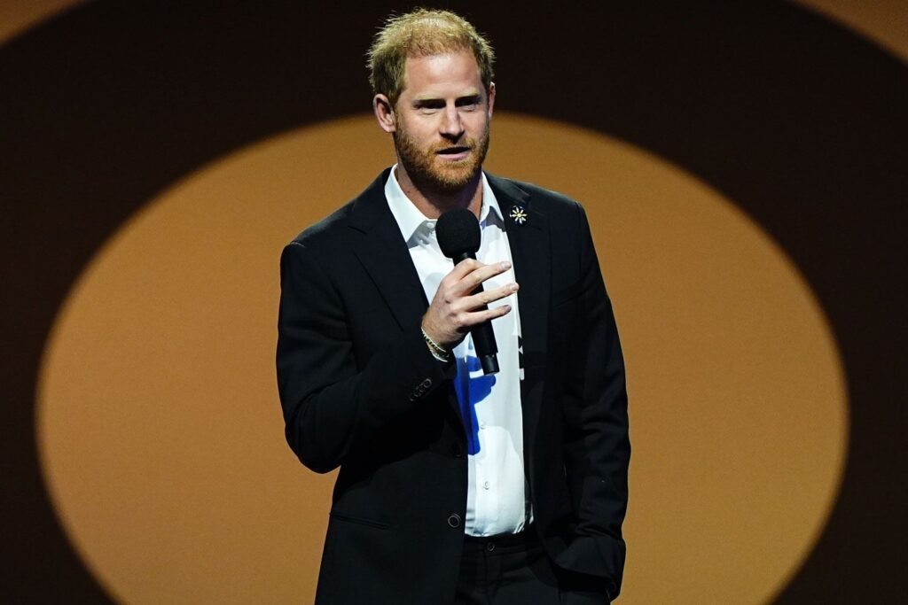 Prince Harry Talks Fatherhood, Not Voting in Surprise Appearance Prince Harry Gives Powerful Speech to Wrap 2025 Invictus Games