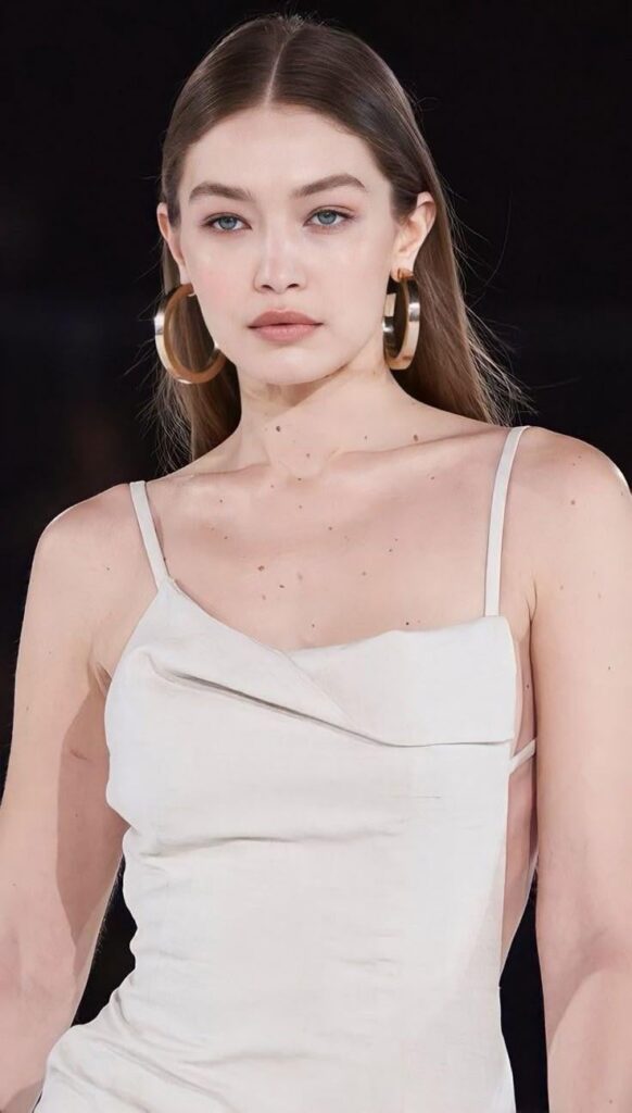 Gigi Hadid | fashion event for Jacquemus Fall/Winter 2020