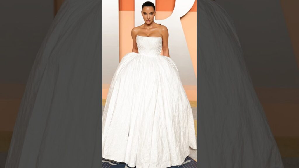 Kim Kardashian Clean Bare Glam @ Vanity Fair Oscar Party 2025 #kimkardashian #fashionpolice #oscars Kim Kardashian Clean Bare Glam @ Vanity Fair Oscar Party 2025 #kimkardashian #fashionpolice #oscars