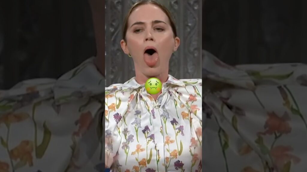 Emily Blunt HATES Cockroaches #shorts #emilyblunt #johnkrasinski Emily Blunt HATES Cockroaches #shorts #emilyblunt #johnkrasinski