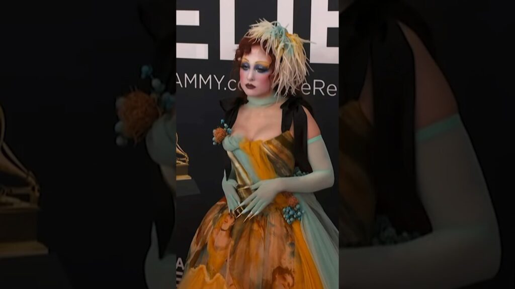 Chappell Roan goes for vintage drama on Grammys 2025 red carpet #shorts