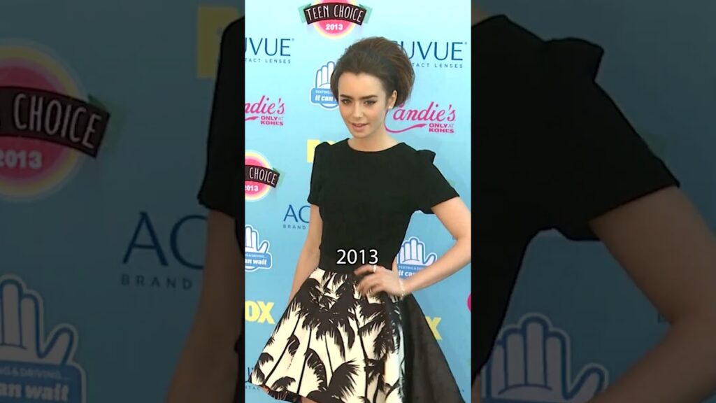 Happy birthday to this très chic birthday girl, Lily Collins. 🎂