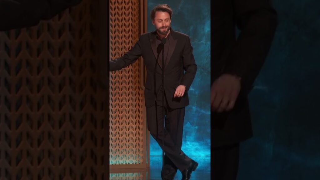 Kieran Culkin jabs at Adrien Brody during SAG Awards 2025 speech #shorts Kieran Culkin jabs at Adrien Brody during SAG Awards 2025 speech #shorts