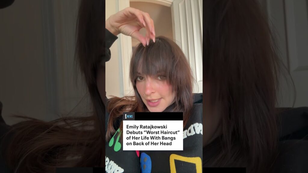 Emily Ratajkowski is not hair for her new look. (🎥: TikTok)