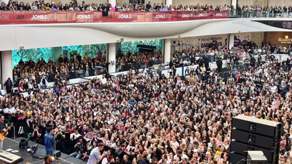 JonasCon 2025 at American Dream mall celebrates band's 20 years