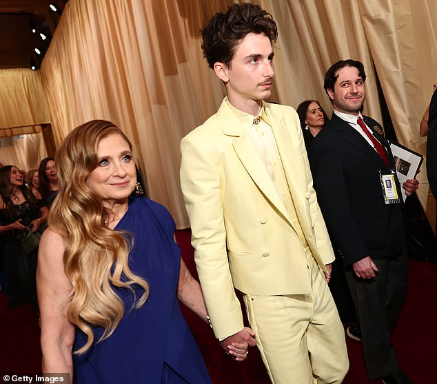 Chalamet brought his mother Nicole Flender along for the Oscars ride