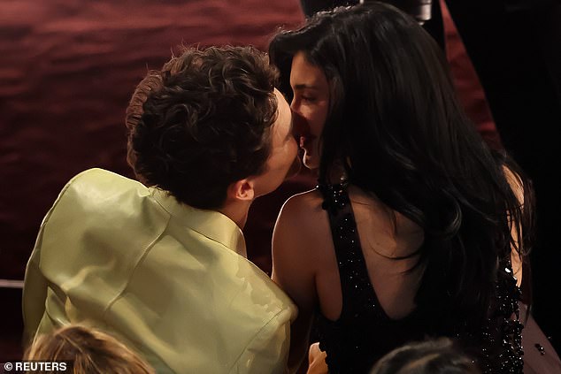 Timothee Chalamet gets close with girlfriend Kylie Jenner during the Oscar telecast