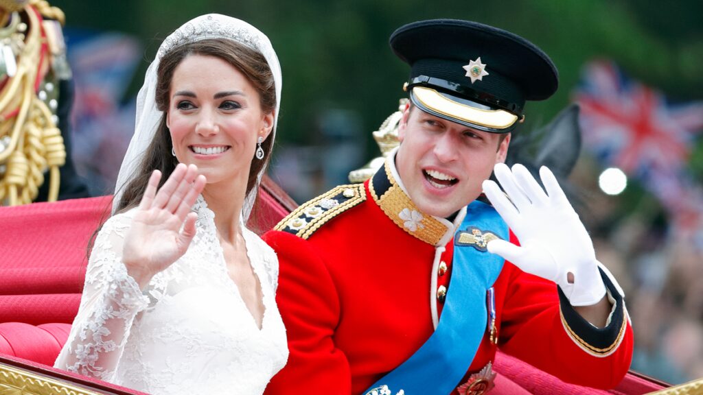 Lip reader reveals what Prince William whispered to Kate Middleton on their wedding day – Royal Family Lip reader reveals what Prince William whispered to Kate Middleton on their wedding day - Royal Family