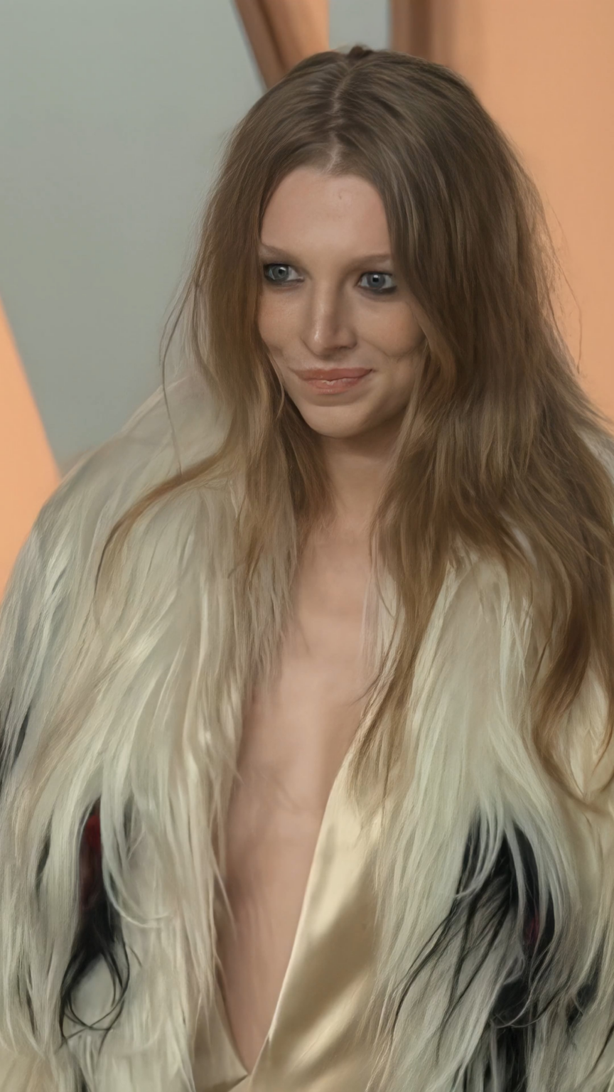 Hunter Schafer | 2025 Vanity Fair Oscar Party, Beverly Hills, California | March 2, 2025