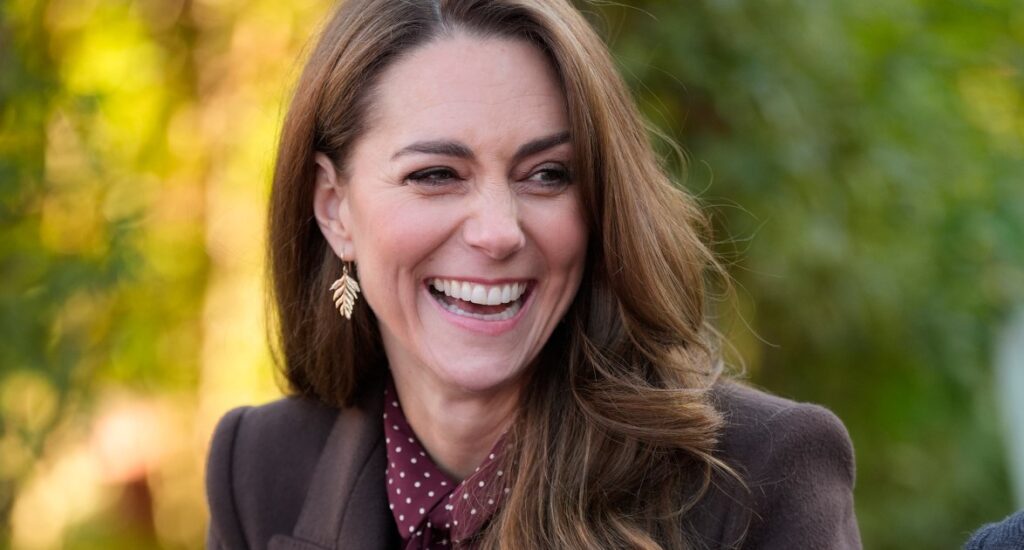 Kate Middleton’s Go-To Style Trick Comes Straight from the Queen Kate Middleton’s Go-To Style Trick Comes Straight from the Queen