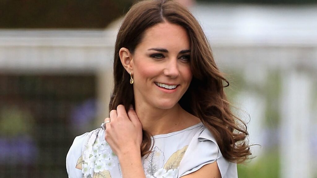 Kate Middleton’s svelte physique and tanned legs showcased in the ultimate spring dress – and we are inspired Kate Middleton's svelte physique and tanned legs showcased in the ultimate spring dress - and we are inspired