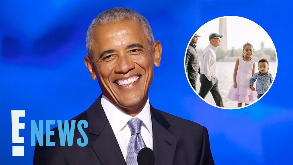Barack Obama REACTS to Photobombing a Family's Photo Shoot | E! News