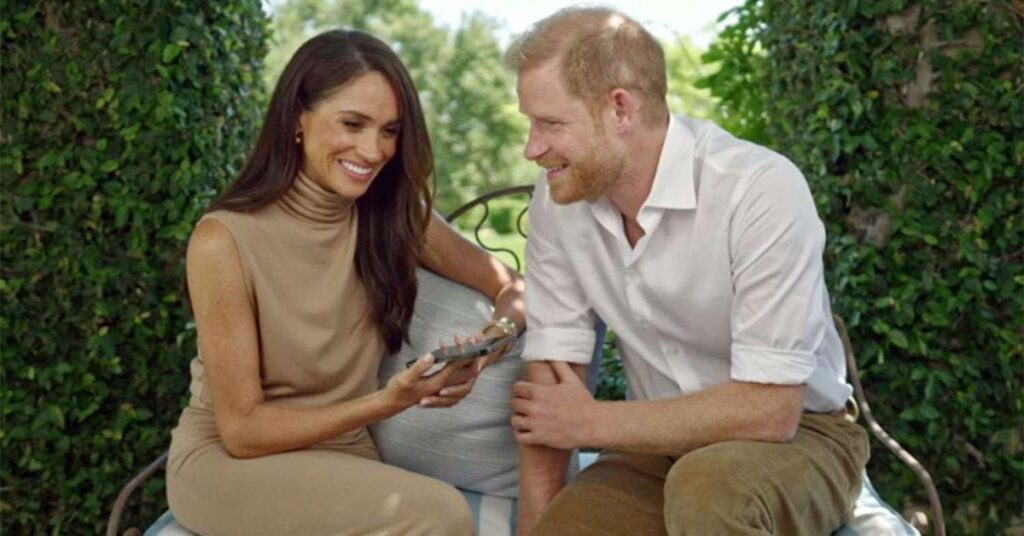 Harry and Meghan Release Texts From Their Early Days—And It’s Obvious Who Chased Whom Harry and Meghan Release Texts From Their Early Days—And It's Obvious Who Chased Whom
