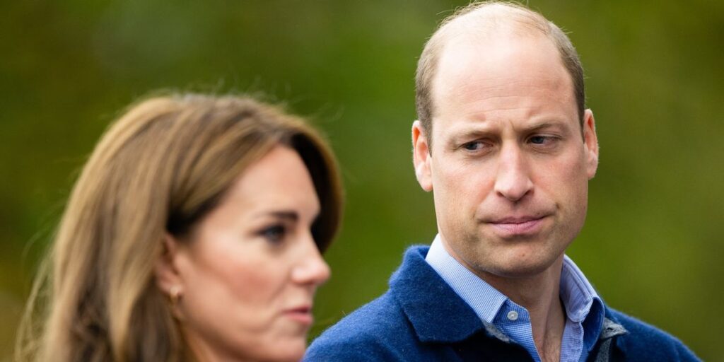 Kate Middleton gives ‘distinct sign’ during latest family outing with Prince William and Prince George Kate Middleton gives 'distinct sign' during latest family outing with Prince William and Prince George