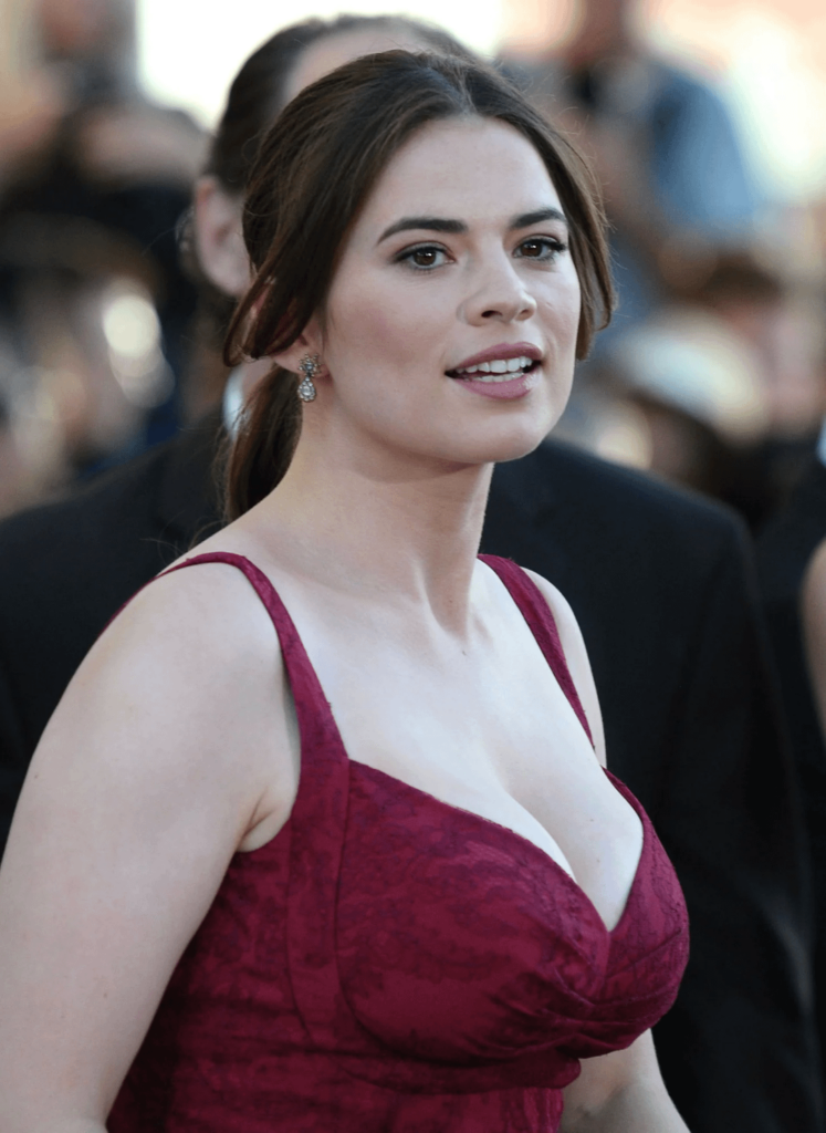 Hayley Atwell - Captain America - The First Avenger Premiere | 19/07/2011