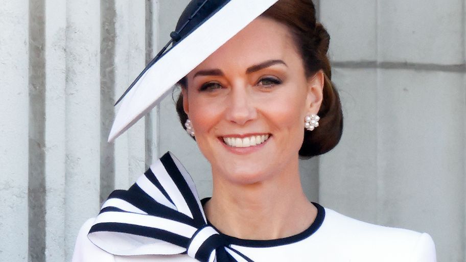 “It Was the Princess’s Decision”: What Kate Middleton’s Trooping the Colour Appearance Symbolized to Her Country “It Was the Princess’s Decision”: What Kate Middleton’s Trooping the Colour Appearance Symbolized to Her Country