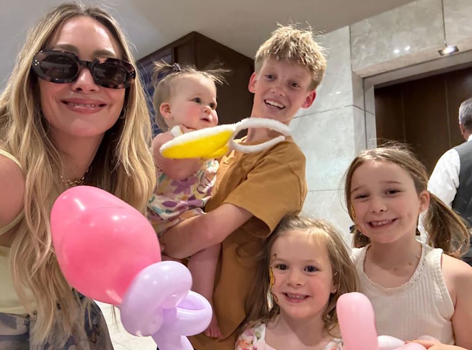 <p>Hilary Duff & Kids</p>