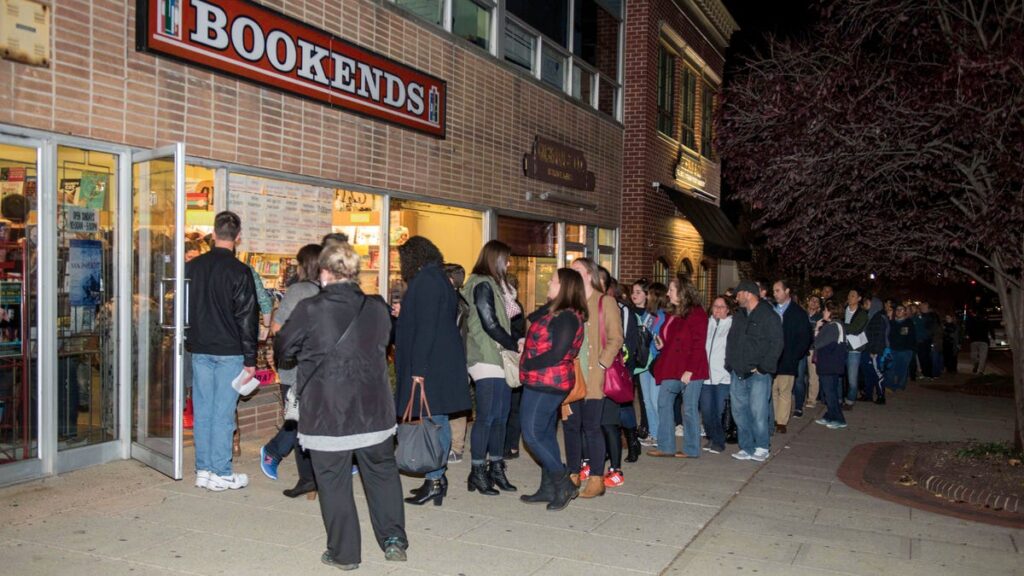 Bookends in Ridgewood NJ to host Tinx, TommyInnit, more celebs