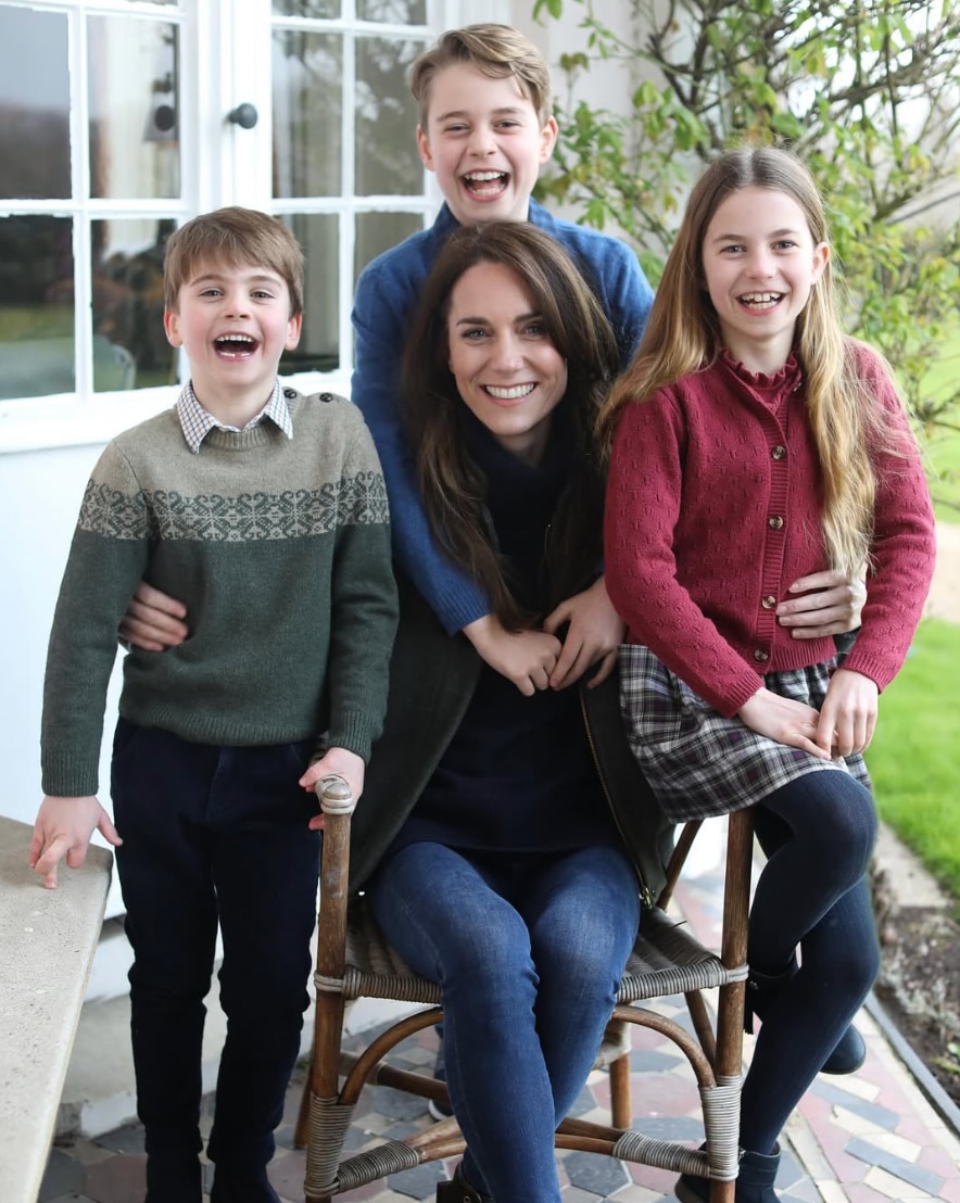 One year after Kate Middleton’s mother’s day photo editing controversy