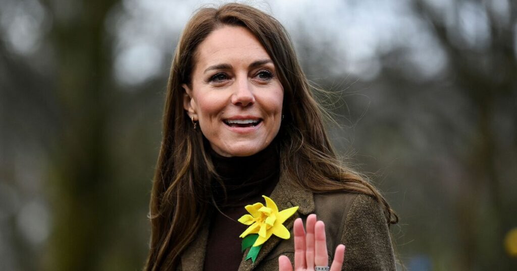 Princess Kate spotted wearing different eternity rings as she ditches engagement ring | Royal | News Princess Kate spotted wearing different eternity rings as she ditches engagement ring | Royal | News