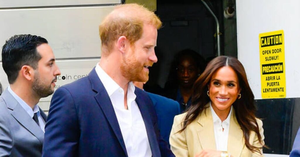 Meghan ‘desperate’ for truce with William and Kate to ‘appear like a saviour’ | Royal | News Meghan 'desperate' for truce with William and Kate to 'appear like a saviour' | Royal | News