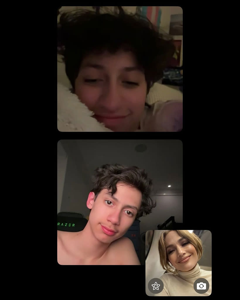 <p>Jennifer Lopez & Twins</p>