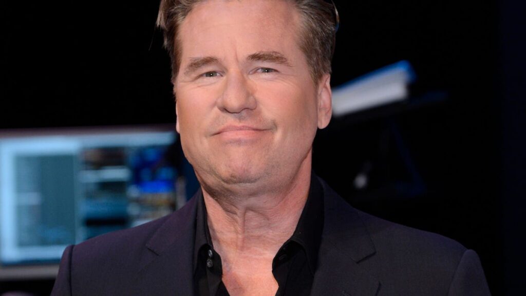 Josh Brolin, Josh Gad remember 'iconic' actor