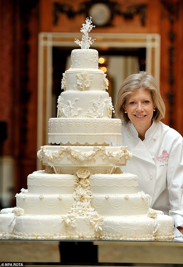 The wedding cake featured 900 individually iced flowers and leaves. The 17 flowers, were all chosen by Kate and all had different meanings