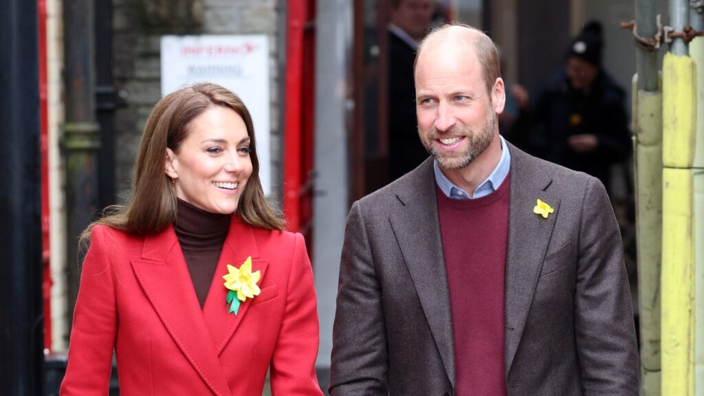 Kate Middleton Continues Her “Don’t Look At Me” Approach to Dressing Kate Middleton Continues Her “Don’t Look At Me” Approach to Dressing