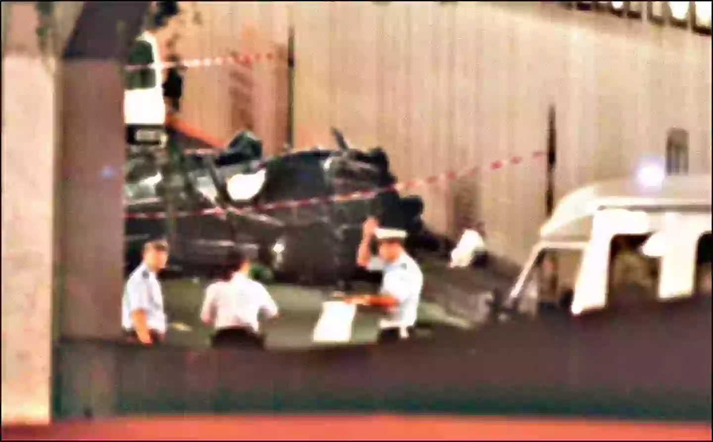 The scene from Princess Diana's car incident in Paris 1997 (JACK GUEZ / Stringer / Getty)