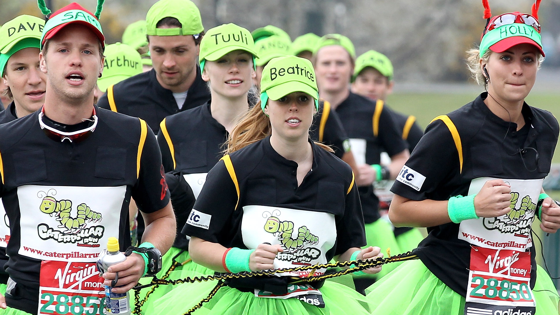 Dave Clark, Sam Branson,Tuuli Shipster, Princess Beatrice and Holly Branson prepare to take part in the Virgin London Marathon on April 25, 2010 in London, England. Princess Beatrice is competing as part of a 34 person human caterpillar